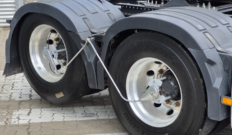 
								FM 380 6×2 Tractor con deflectores full									