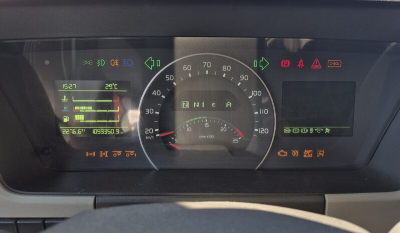 
								FH 420 6×2 Tractor full									