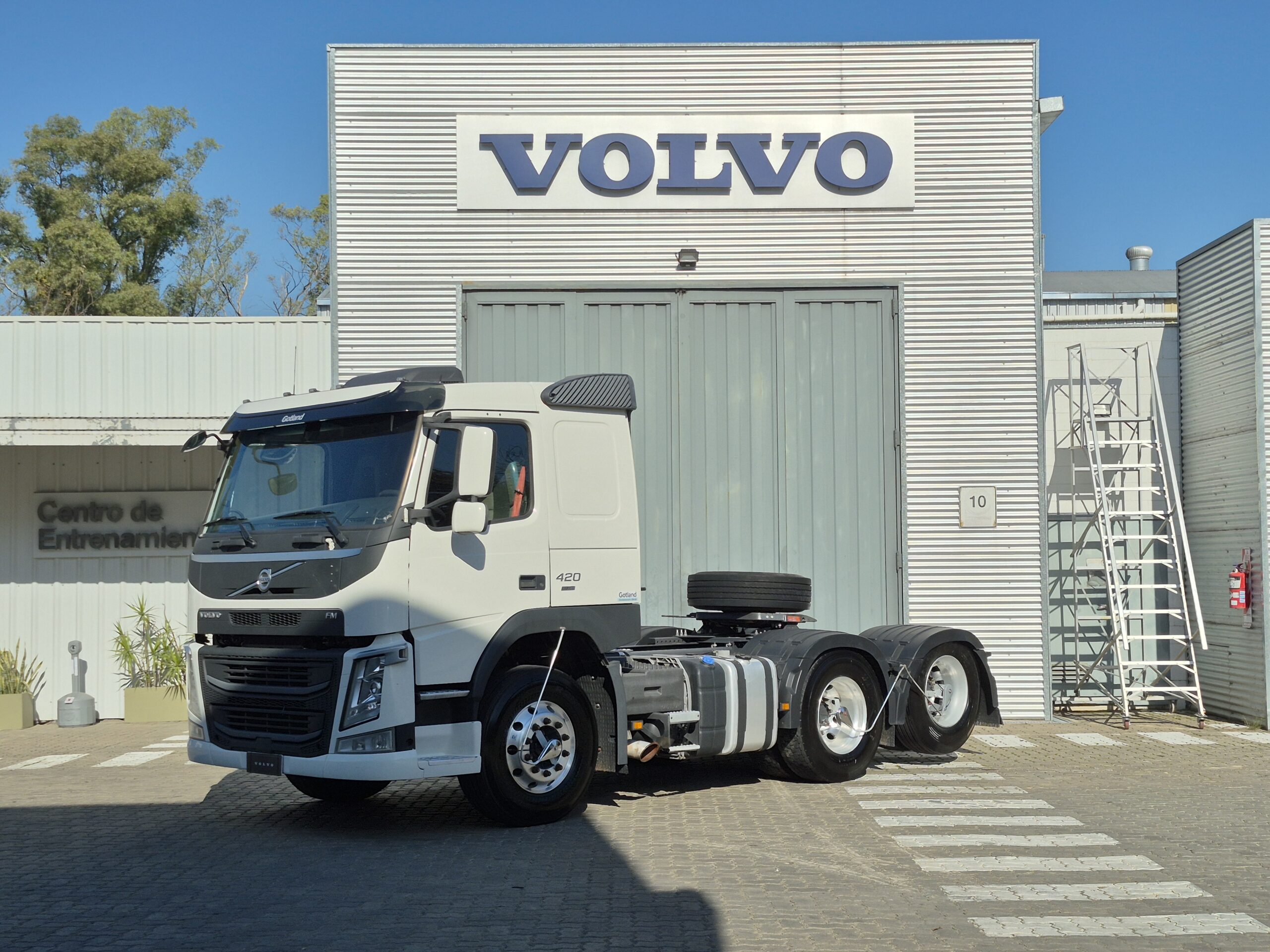 Volvo FM 420 6×2 Tractor