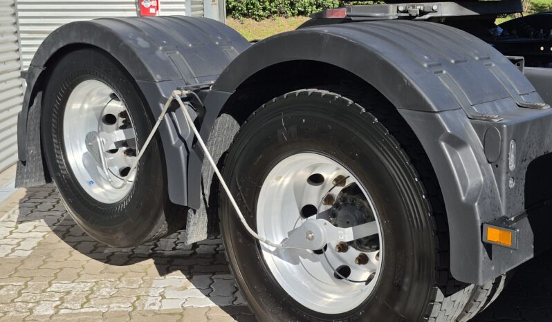 
								FH 420 6×2 Tractor – techo alto full									